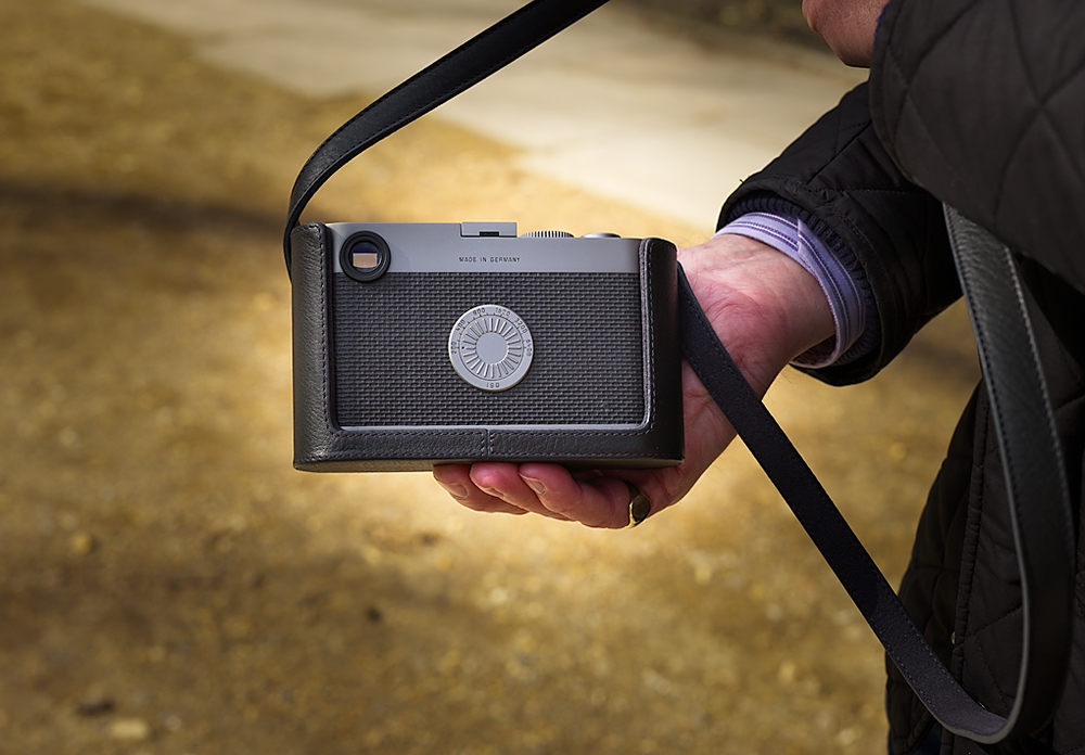 Look, no white gloves. Just classic lines for a very simple digital camera (Photo George James)
